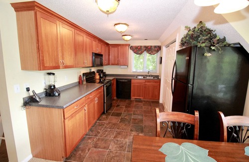 La Follette Cottage | Lakeside Lookout has superb views of Norris Lake, a loft, and its own dock!