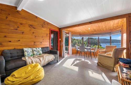 Lake Tarawera House | Lakeside Lookout - Lake Tarawera Holiday Home