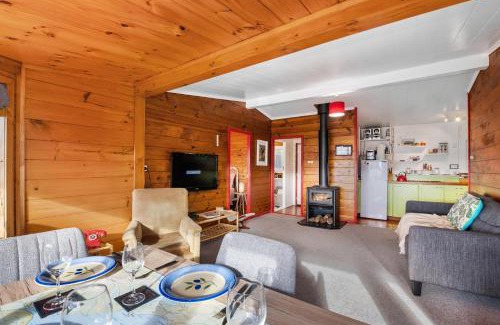 Lake Tarawera House | Lakeside Lookout - Lake Tarawera Holiday Home