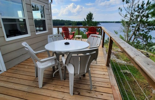 Nipissing Cottage | Lakeside Lookout on Fish Bay Lake Nipissing Ontario Canada, 3 bedroom cottage.