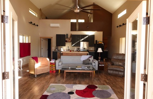Mathiston Cabin | Lakeside luxury cabin on 125 acres. 20 min to MSU - Sleeps 6