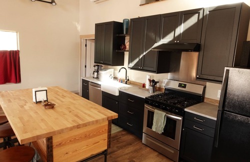 Mathiston Cabin | Lakeside luxury cabin on 125 acres. 20 min to MSU - Sleeps 6