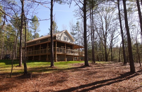 Mathiston Cabin | Lakeside luxury cabin on 125 acres. 20 min to MSU - Sleeps 6