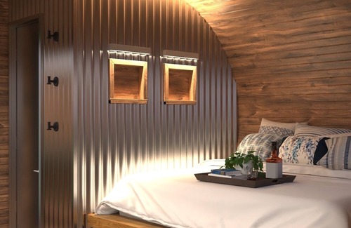 Paso Robles House | Lakeside Luxury One-of-a-Kind Fat Barrel