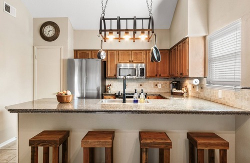 April Sound House | Lakeside Luxury Retreat:Pool, Boating, Golf & Moren