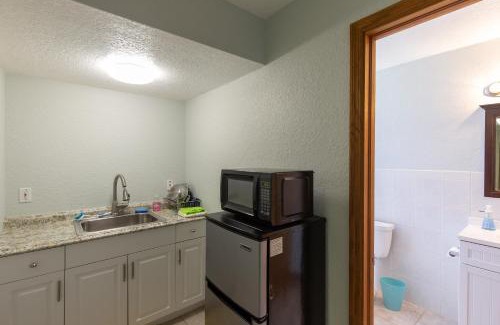 Loxahatchee Groves Apartment | Lakeside main Level Appt