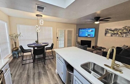 Garland House | Lakeside Modern and peaceful Condo!
