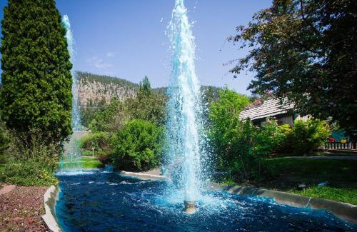 Williams Lake Hotel | Lakeside Motel