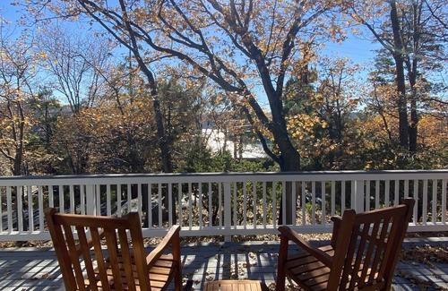 Lake Arrowhead Ski Chalet | Lakeside Mountain Chalet ~ Large Deck & Fireplace