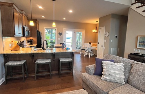 Scottsville House | Lakeside Oasis at Bailey’s Point with SPECTACULAR Views of Barren River Lake!