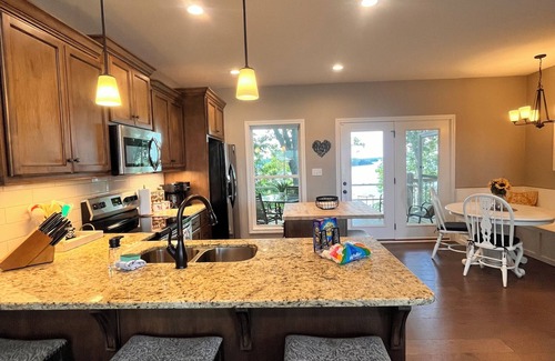 Scottsville House | Lakeside Oasis at Bailey’s Point with SPECTACULAR Views of Barren River Lake!