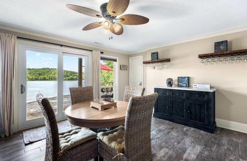 Linn Creek House | Lakeside Oasis - Room for 12