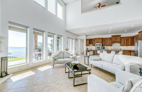 Lake Houston House | Lakeside Oasis