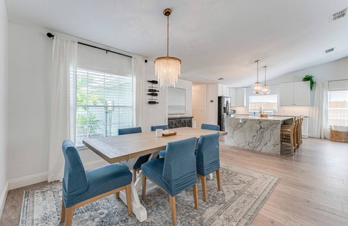 Lake Shore Estates House | Lakeside Oasis: Your Private Pool Escape at Tarpon Springs Lake