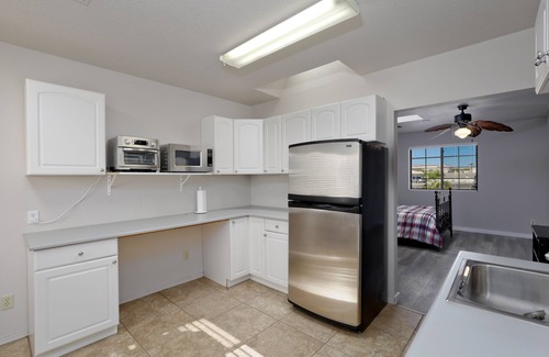 Lake Havasu City House | Lakeside of Hwy 95! Nice Pool, Boat Parking