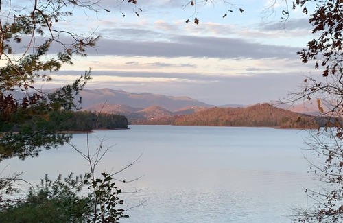 Cedar Cliff House | Lakeside Panorama !