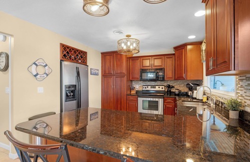Sunrise Beach House | Lakeside Paradise! Private Dock w/Hot Tub!
