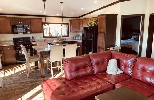 Galloway House | Lakeside Paradise birds serenade tranquility warm fireplace pet &family friendly