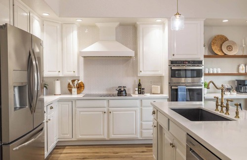 Val Vista Lakes House | Lakeside Paradise: Hot Tub, Pool, Golf & Games