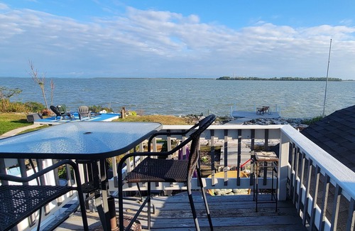 Toledo House | Lakeside Paradise with Priceless Views