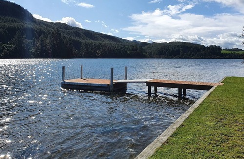 North Island House | Lakeside peaceful rural getaway
