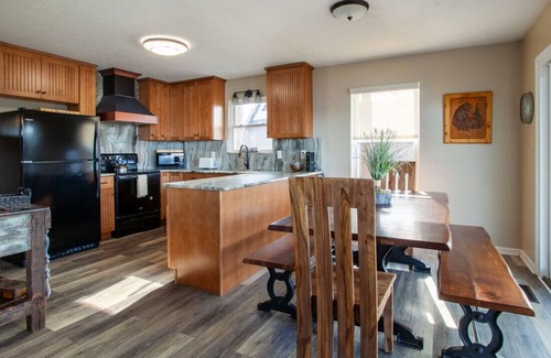 Sevierville House | Lakeside Point - Private Dock, Game Room & Hot Tub