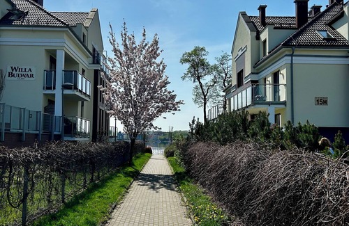 Ostroda Apartment | Lakeside Promenade View Sunrise Studio