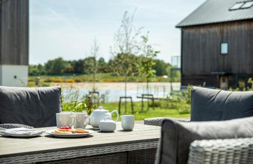 Holworth House | Lakeside property with spa access on a nature reserve Beaumont Village 25 BV25