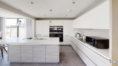 Holworth House | Lakeside property with spa access on a nature reserve Beaumont Village 25 BV25