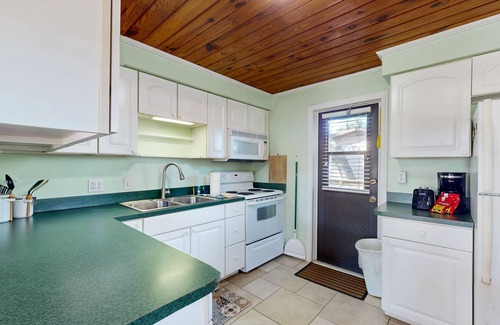 Lake Placid Condo | Lakeside resort condo with private deck & grill + on-site docks/boat launch
