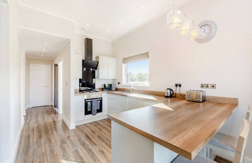 Poulton-le-Fylde Ski Chalet | Lakeside Retreat VIP