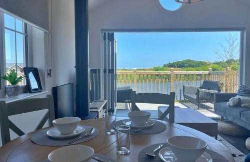 Filey House | Lakeside Retreat at The Bay Filey, sleeps 4, 2 non-shedding dogs welcome for free