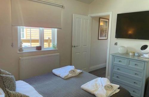 Filey House | Lakeside Retreat at The Bay Filey, sleeps 4, 2 non-shedding dogs welcome for free