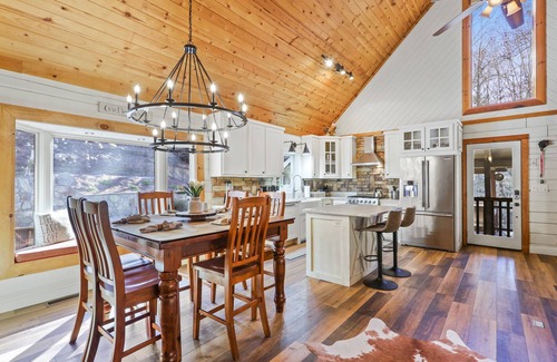 Morganton Cabin | Lakeside Retreat Blue Ridge, Private Lake, Hot Tub, Firepit, Game Room, Kayaks