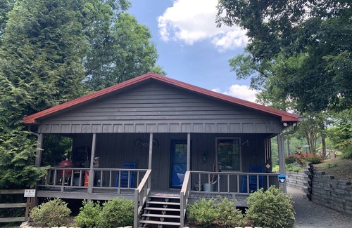 Ellijay Cabin | Lakeside Retreat: Explore 35 Acres and Private Lake! Hot tub Adjoining home for6