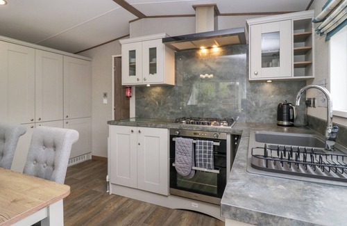 South Lakeland Leisure Village Cottage | Lakeside Retreat
