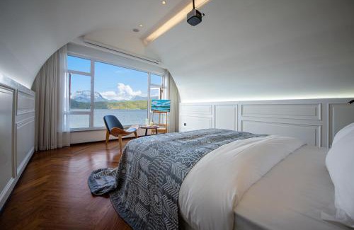 Lugu Lake - Ninglang Hotel | Lakeside Retreat - LuguLake Lijiang