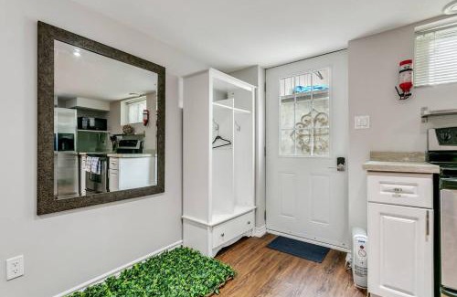Lakeview Apartment | Lakeside Retreat near Toronto