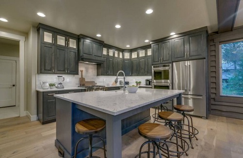Tamarack Resort Apartment | Lakeside Retreat