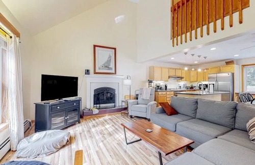 North Hero House | Lakeside Retreat
