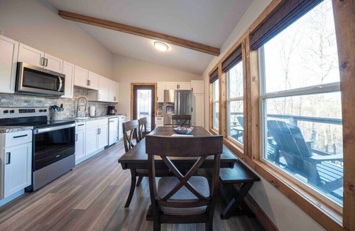 Westview House | Lakeside Retreat Waterfront Home on Rough River!