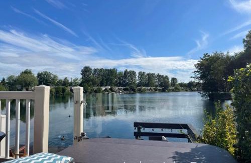 Tattershall Resort | Lakeside Retreat With Hot Tub & Fishing Peg at Tattershall Lakes Country Park