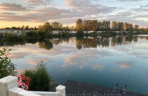 Tattershall Resort | Lakeside Retreat With Hot Tub & Fishing Peg at Tattershall Lakes Country Park