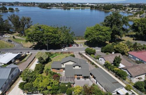 Frankton Apartment | Lakeside Retreat with Swim Spa
