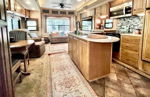 Nevada City House | Lakeside Rv w/ Private Hot Tub
