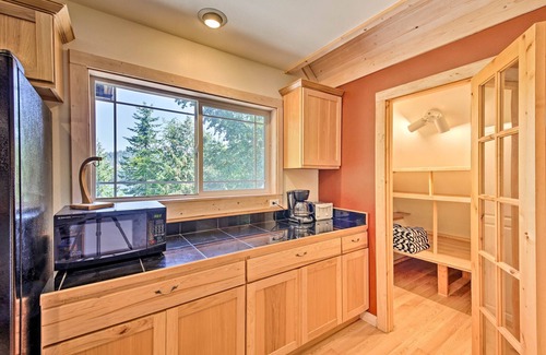 Sagle House | Lakeside Sagle Home w/Dock-by Schweitzer Mtn!