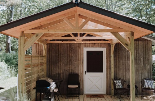 Liberty Cottage | Lakeside Studio Cottage with Lake Access and Dock