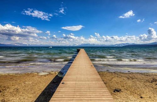 Tahoe Vista House | Lakeside Studio Steps from the Beach