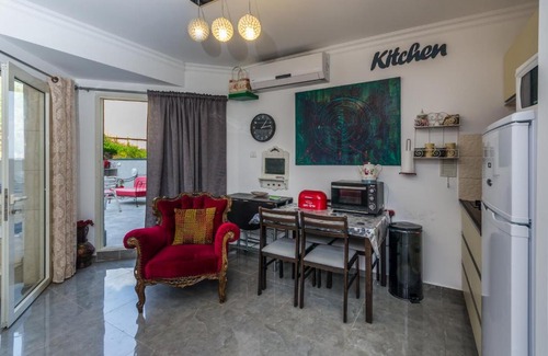 Tiberias Old City Apartment | Lakeside Suite with Jaccuzzi & Sun Terrace