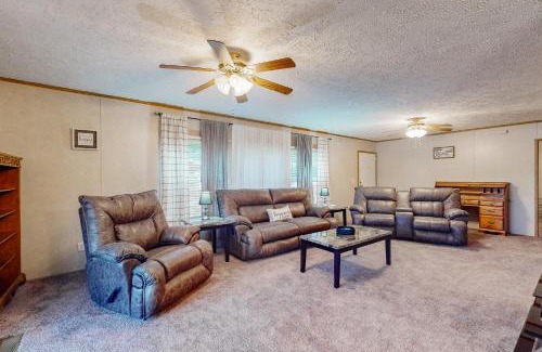 Delta House | Lakeside Sunset Haven